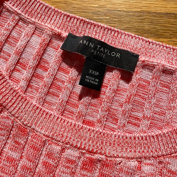Ann Taylor Coral & Pink Stretch Sweater Size XXSP - Picture 2 of 3